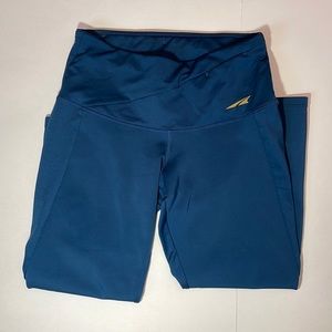 Altra blue crop running tights size S